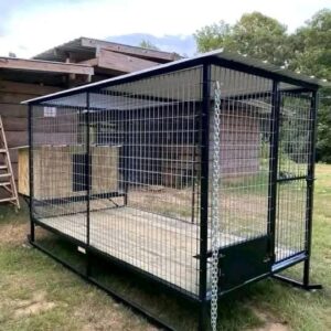 Standard Single-Bay Dog Kennel with Insulated Wooden Dog House