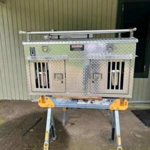 Owens 2-Hole Diamond Deluxe Dog Box with Top Storage, Fans, and 10-Liter Water Tank