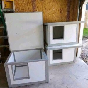 Wooden Single-Hole Insulated Dog House